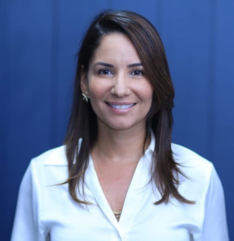 Flavia Takafashi